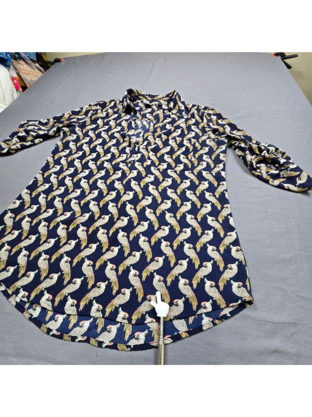 Soho New York & Company Shirt M Birds Parrot Button-Up Navy Long Sleeve - Picture 3 of 6